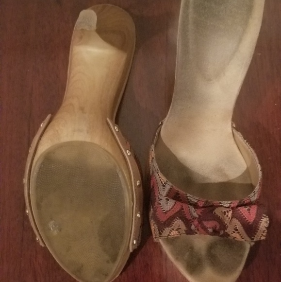 Sandals - Picture 2 of 4